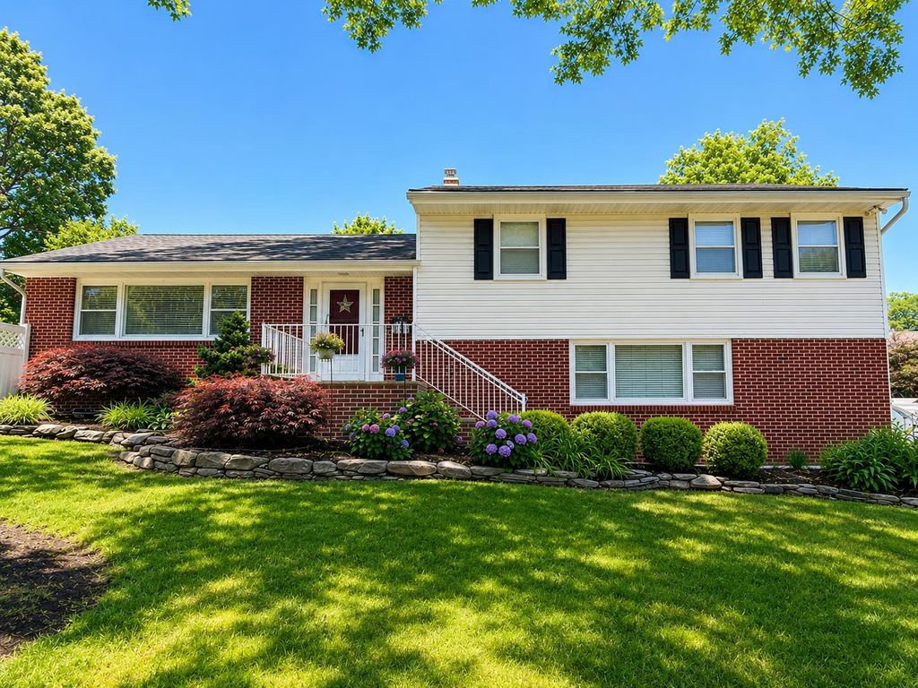 Photo of 554 Gold Street, Toms River, NJ 08753 (MLS # 261900)
