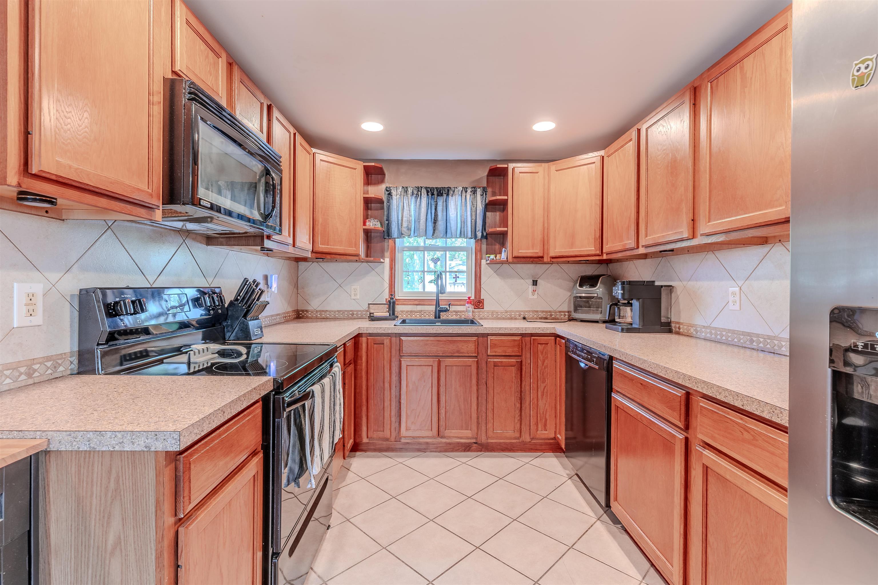 11 E Wilde Avenue