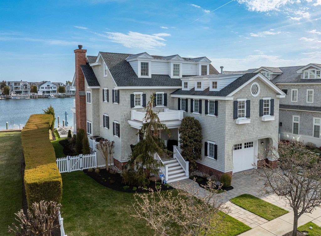 Photo of 19 Sea Gull Drive, Avalon, NJ 08202 (MLS # 260847)