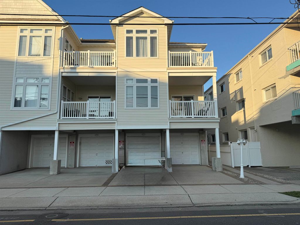 Photo of 229 E Pine Avenue #103, Wildwood, NJ 08260 (MLS # 252176)