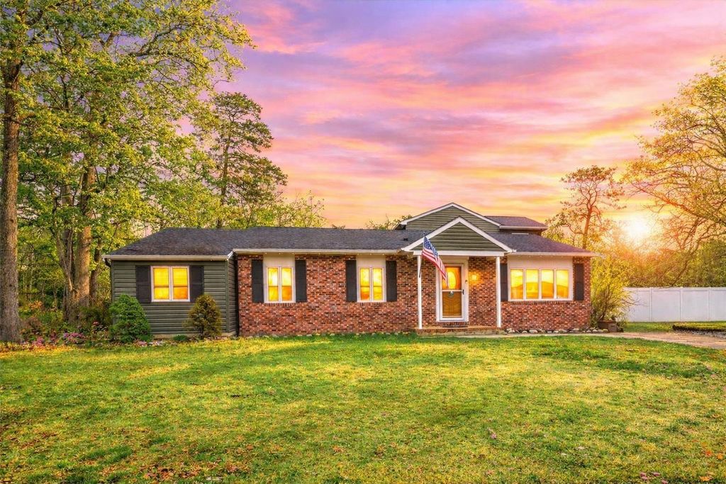 Photo of 15 White Oak Drive, Palermo, NJ 08230 (MLS # 260883)