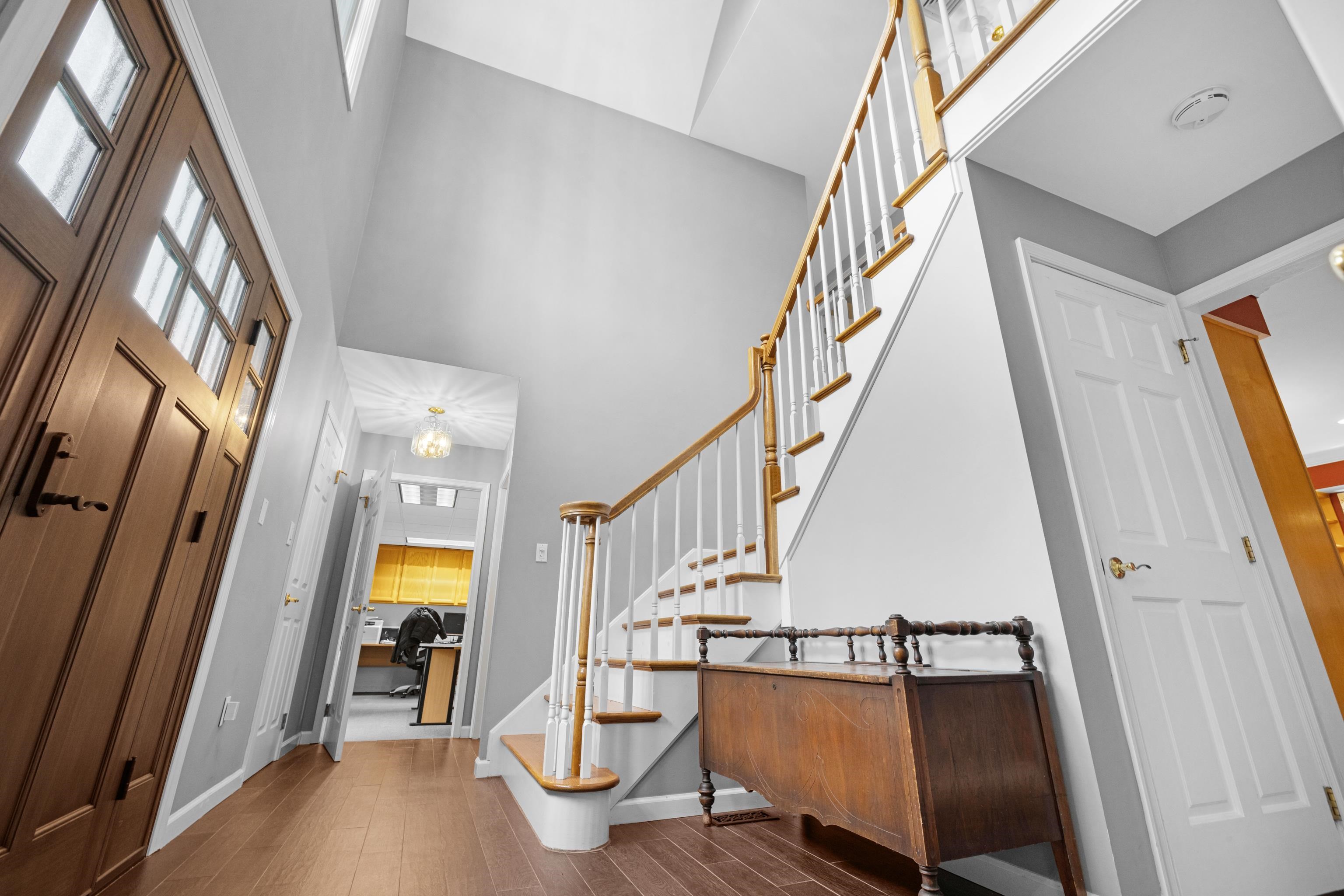 8 Clayton Drive