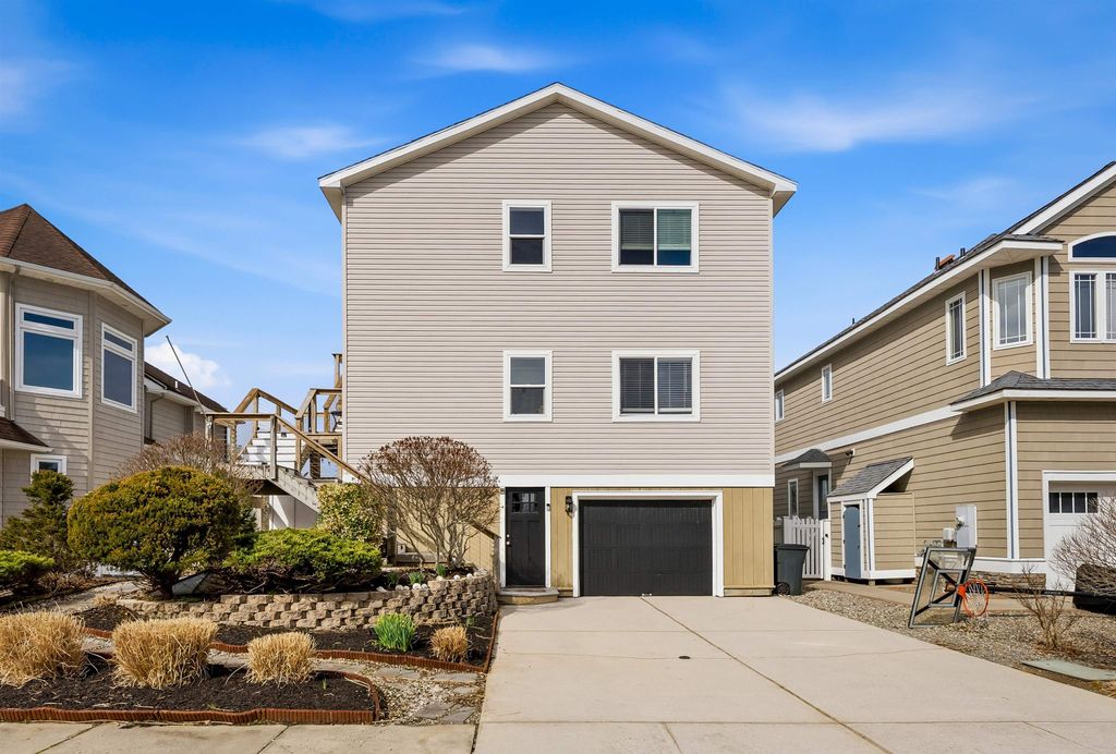 Photo of 17 Seabreeze Lane, Avalon Manor, NJ 08202 (MLS # 260911)