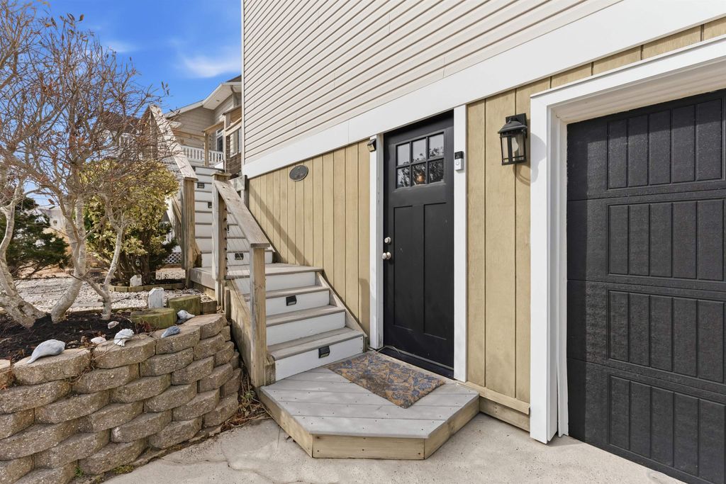 Photo of 17 Seabreeze Lane, Avalon Manor, NJ 08202 (MLS # 260911)