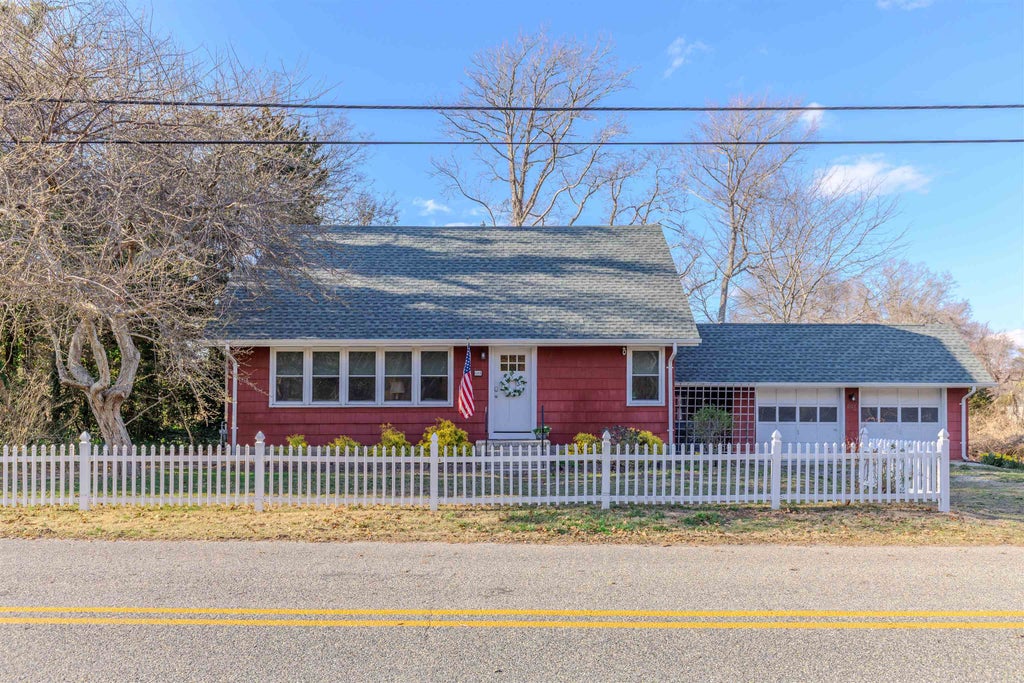 Photo of 601 Seagrove Avenue, Cape May Point, NJ 08212 (MLS # 263042)