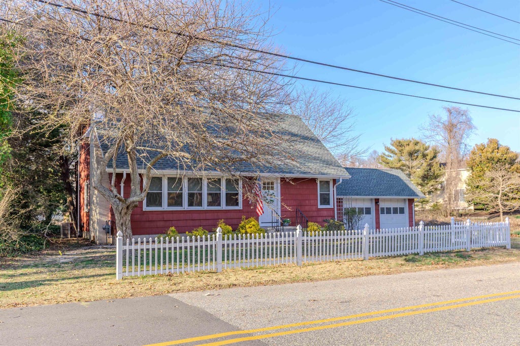 Photo of 601 Seagrove Avenue, Cape May Point, NJ 08212 (MLS # 263042)