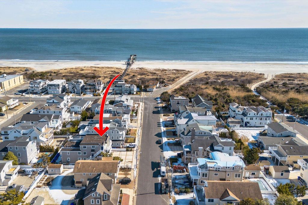 Photo of 55 W 32nd Street St #1A, Avalon, NJ 08202 (MLS # 260375)