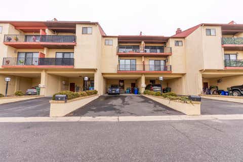 Townhouse For Sale - 10 Empire Drive<br/> Egg Harbor Township, NJ 08232