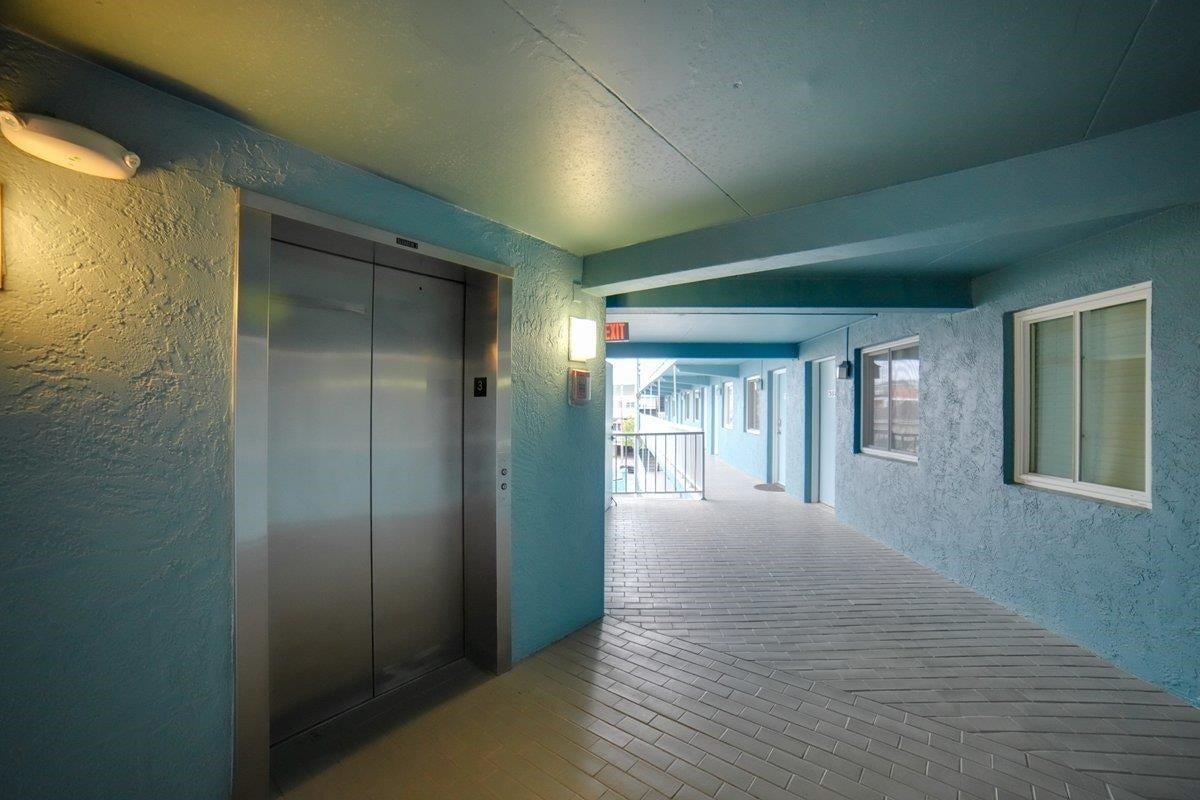225 E Wildwood Avenue 414