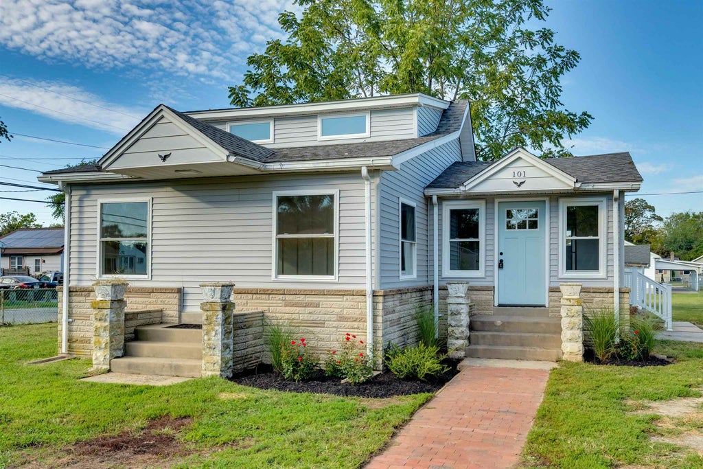 Photo of 101 E Hudson Avenue, Villas, NJ 08251 (MLS # 262894)