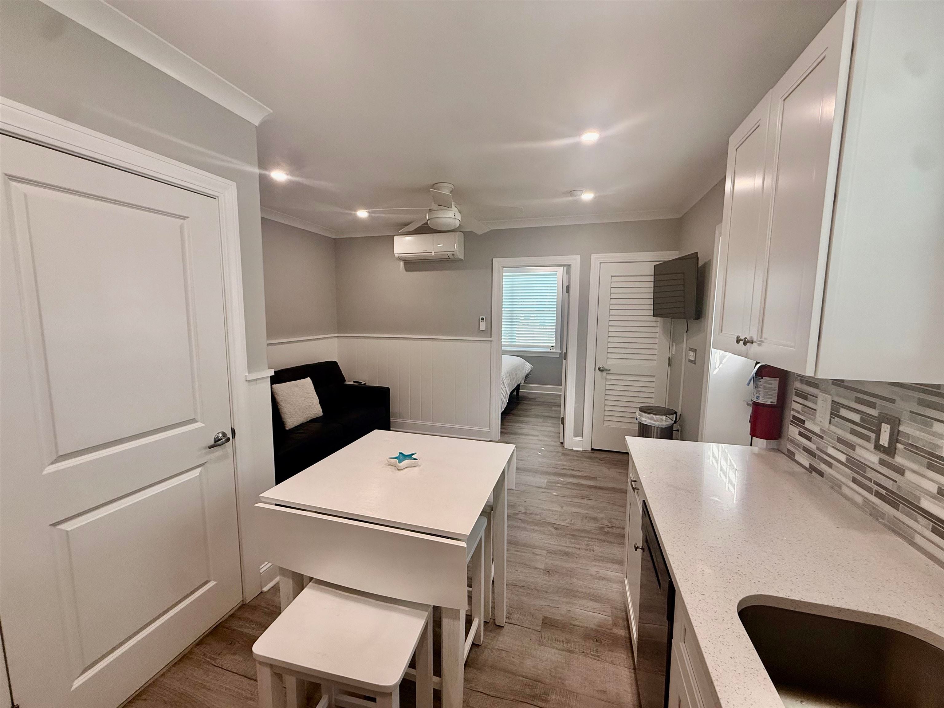 204 E Primrose Avenue 101