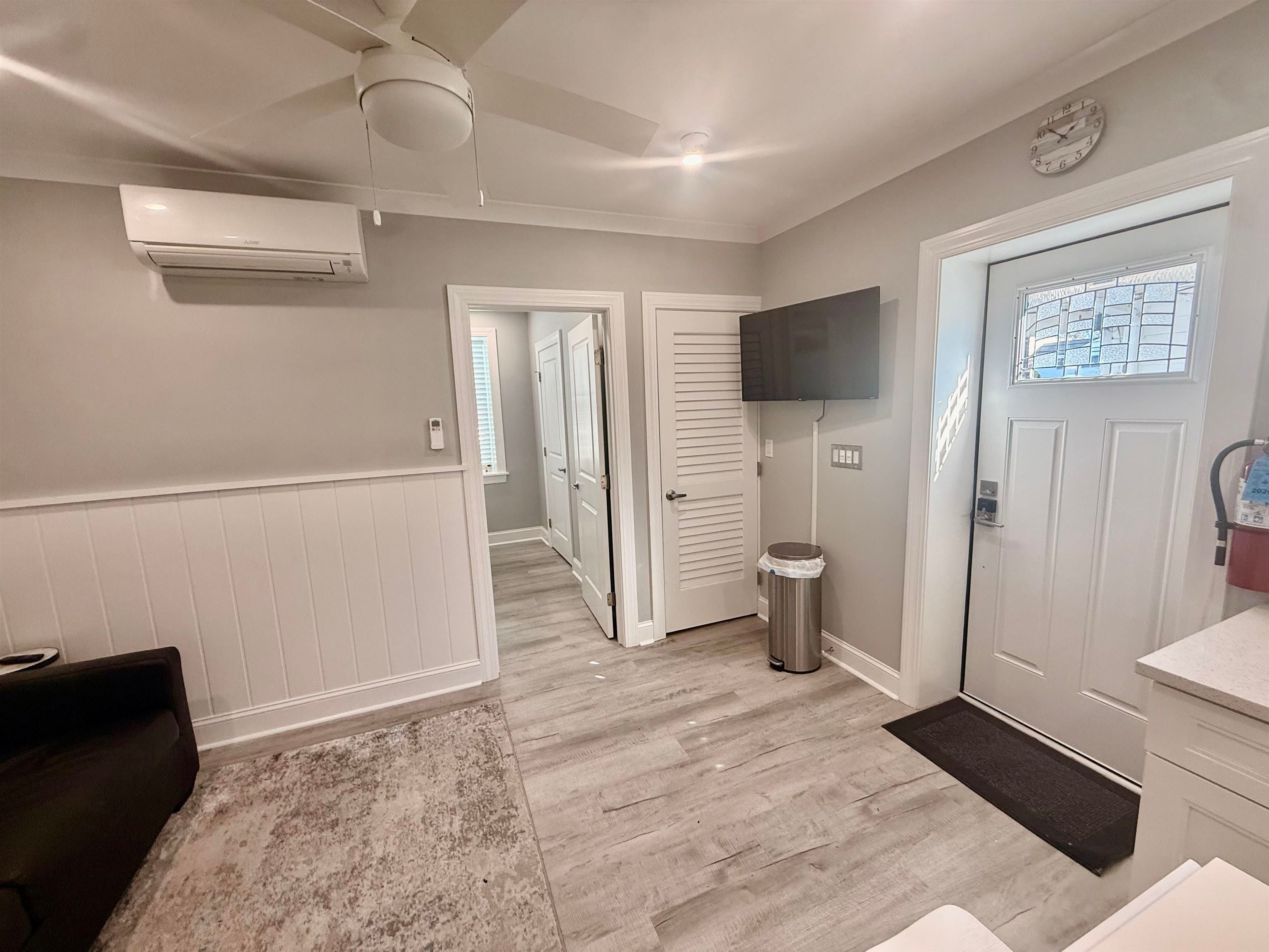 204 E Primrose Avenue 101
