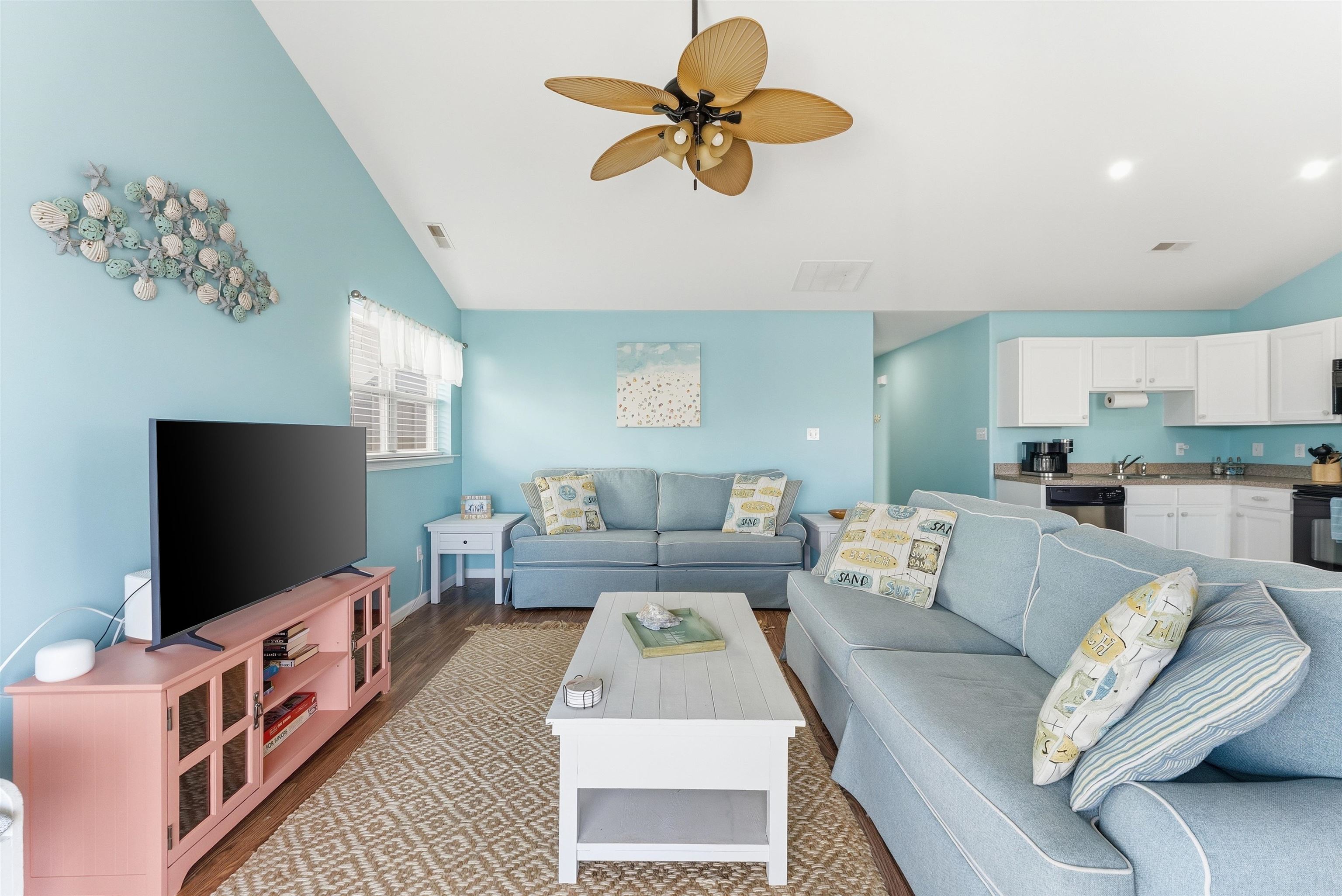 317 E Poplar Avenue 200