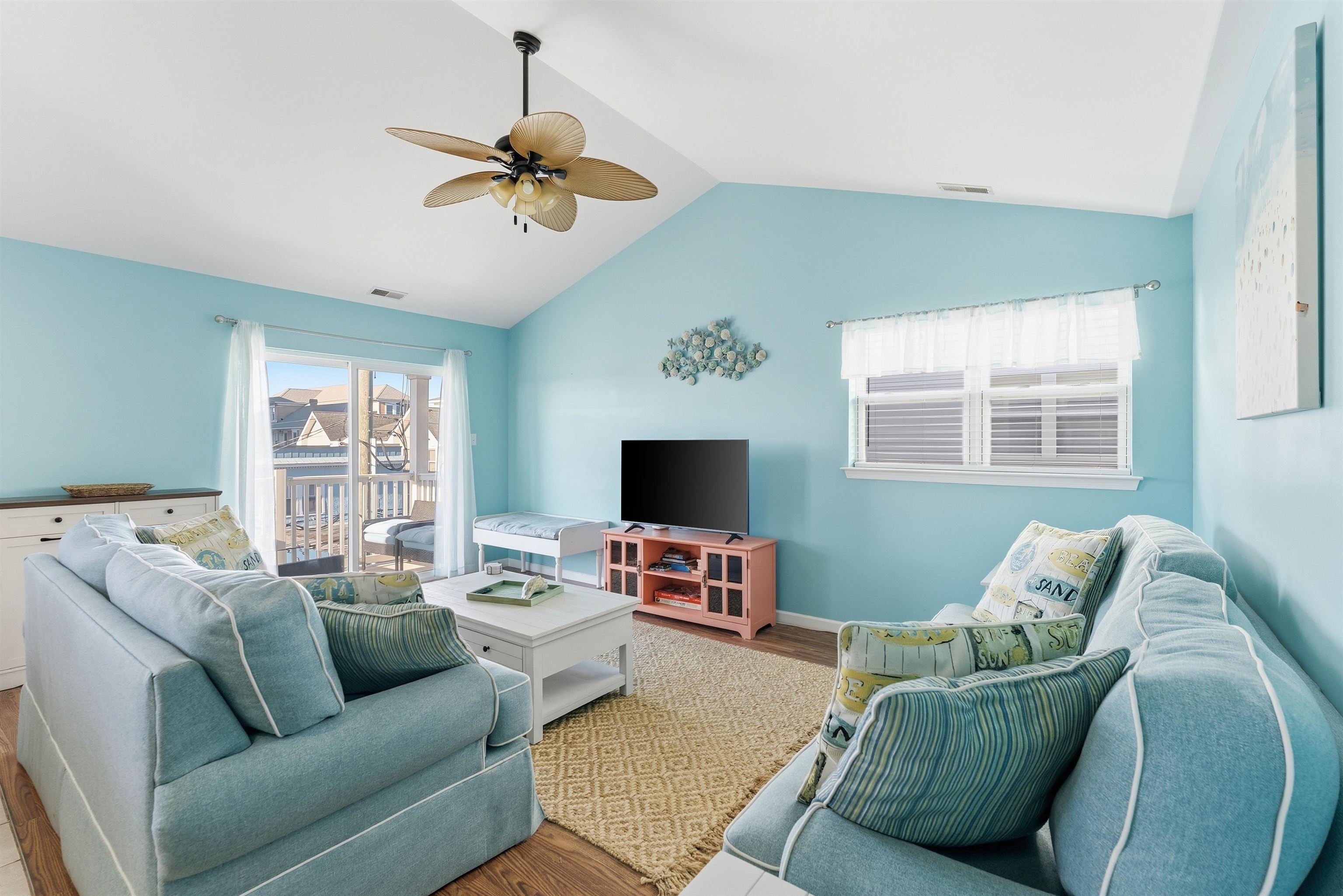 317 E Poplar Avenue 200
