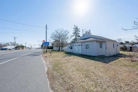 MLS: 250092
