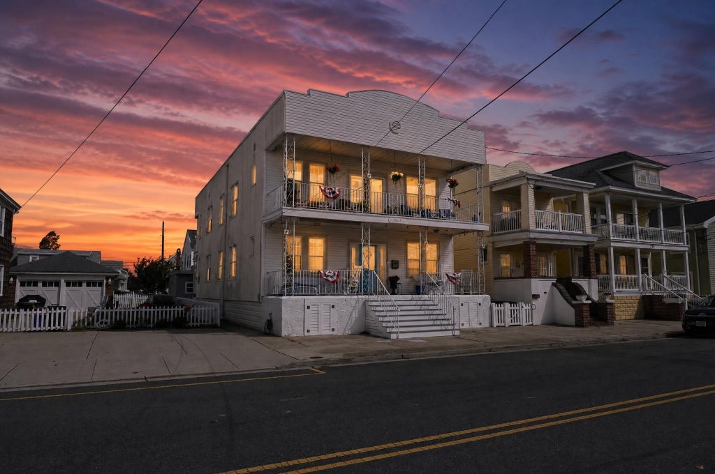 Photo of 211 E Heather Road, Wildwood Crest, NJ 08260 (MLS # 262886)