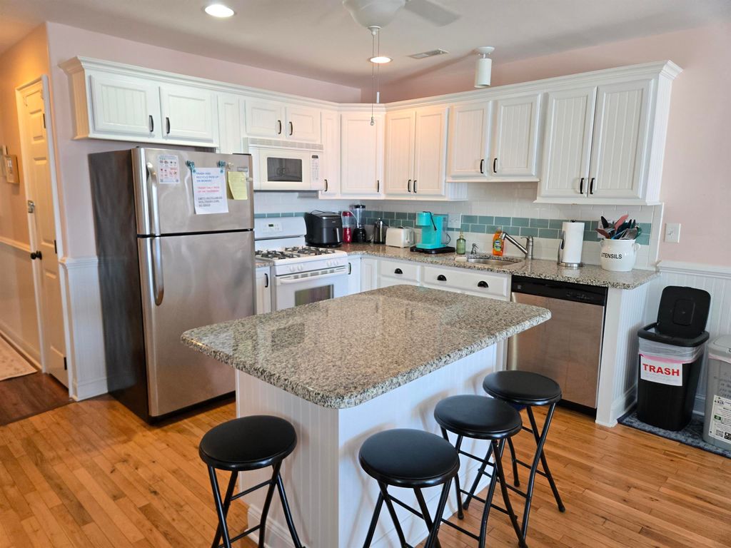 Photo of 315 E Youngs Avenue #201, Wildwood, NJ 08260 (MLS # 261443)