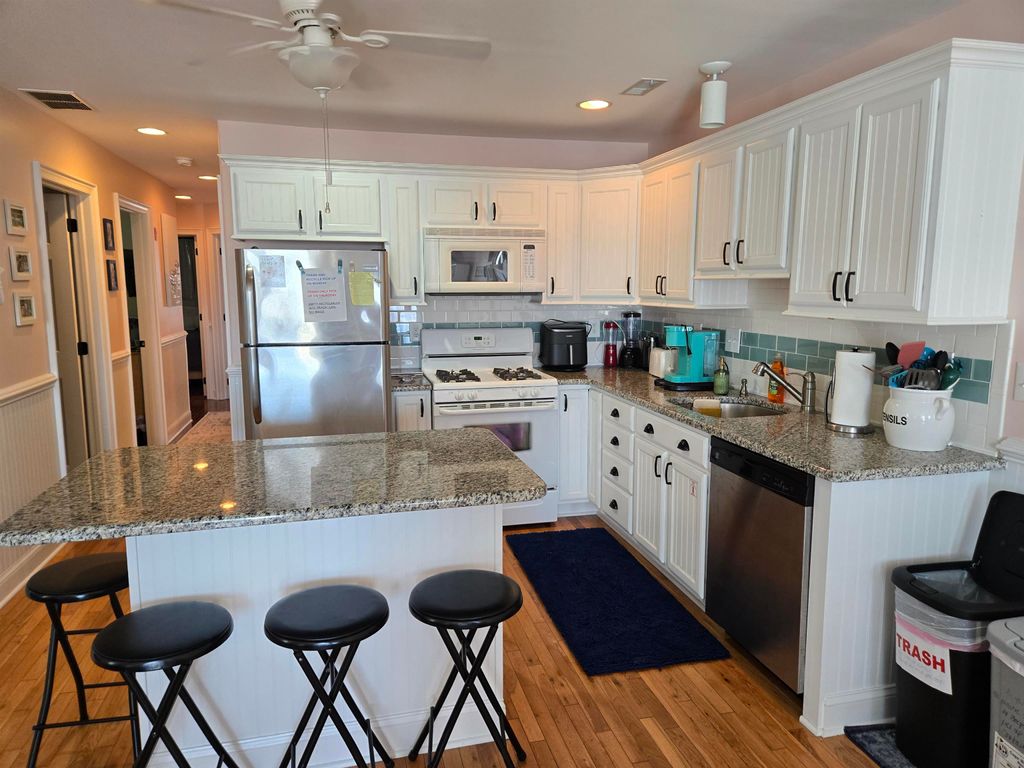 Photo of 315 E Youngs Avenue #201, Wildwood, NJ 08260 (MLS # 261443)