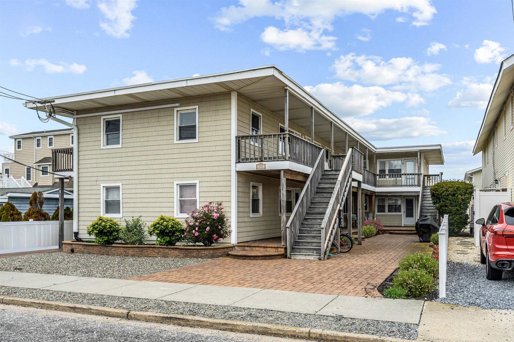 Photo of 29 E 28th Street #7, Avalon, NJ 08202 (MLS # 253044)