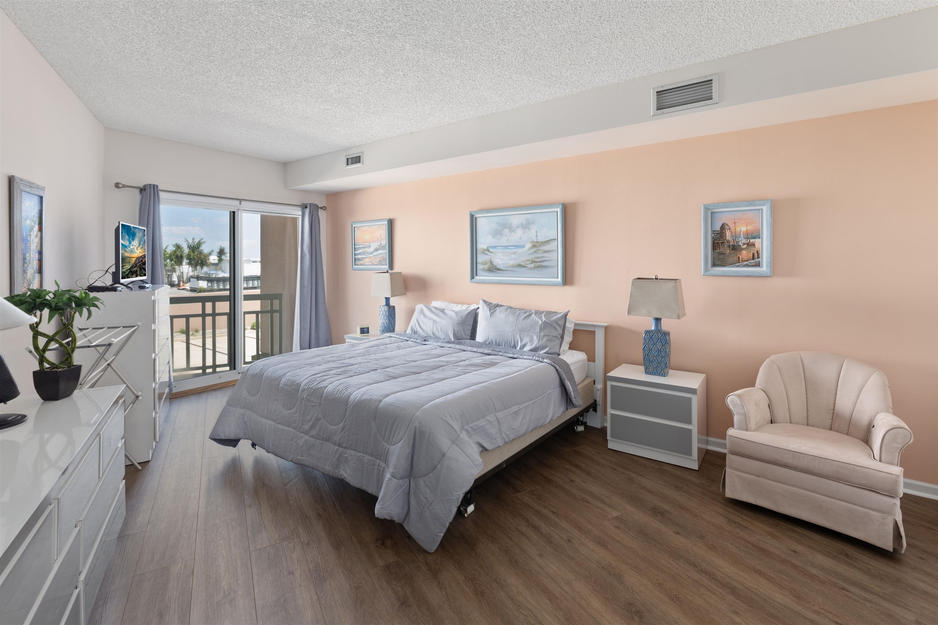 9901 Seapointe Boulevard 213