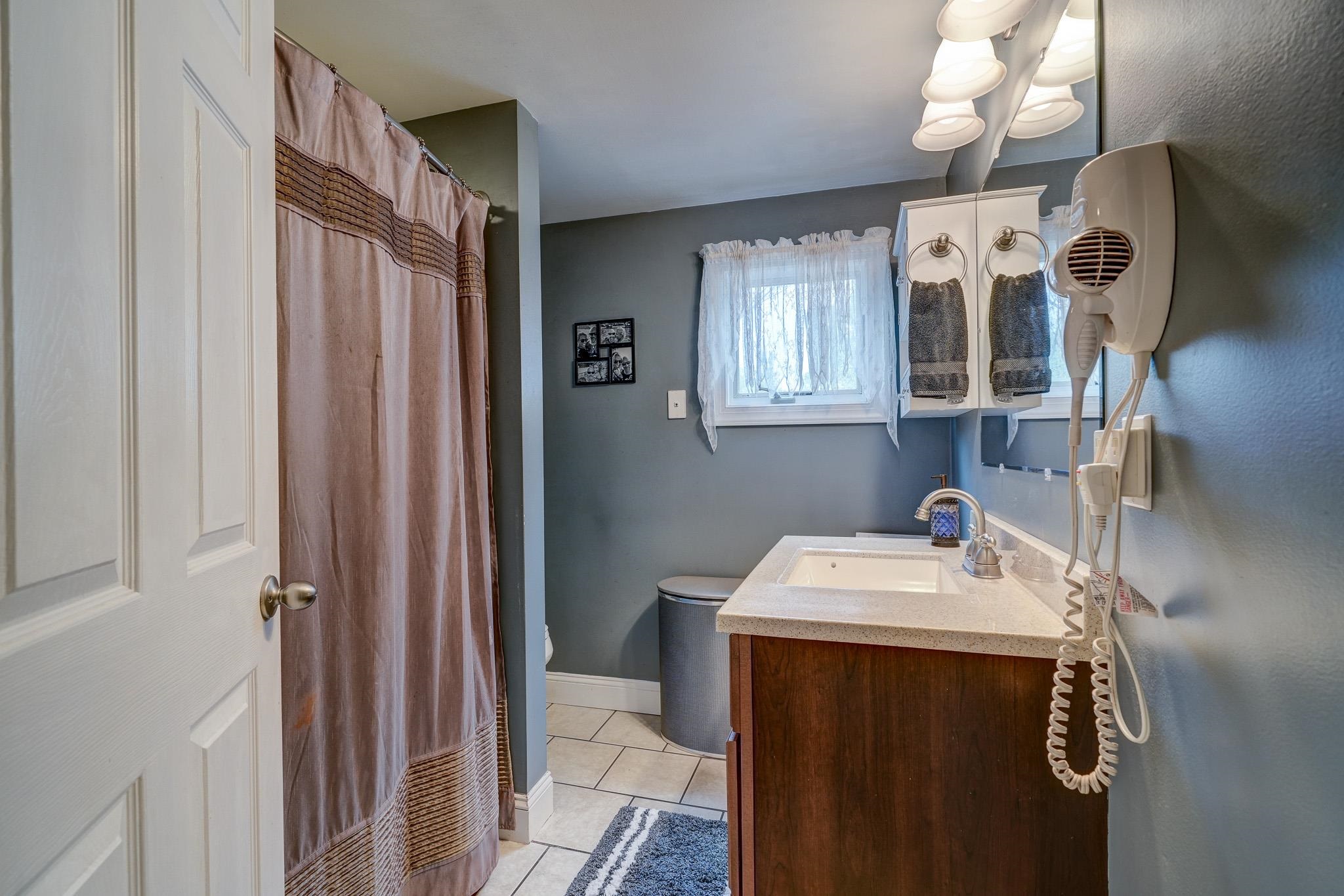 Petersburg, New Jersey 08270, United States, 4 Bedrooms Bedrooms, ,2 BathroomsBathrooms,Residential,Active,157320