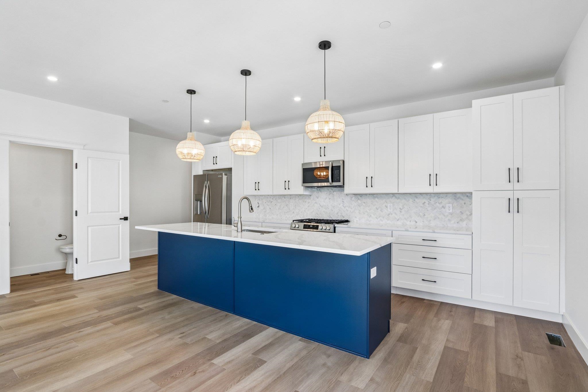 154 E Garfield 103