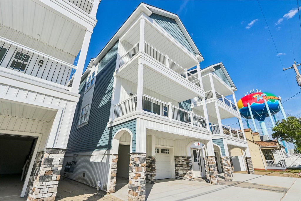Photo of 154 E Garfield #103, Wildwood, NJ 08260 (MLS # 261507)