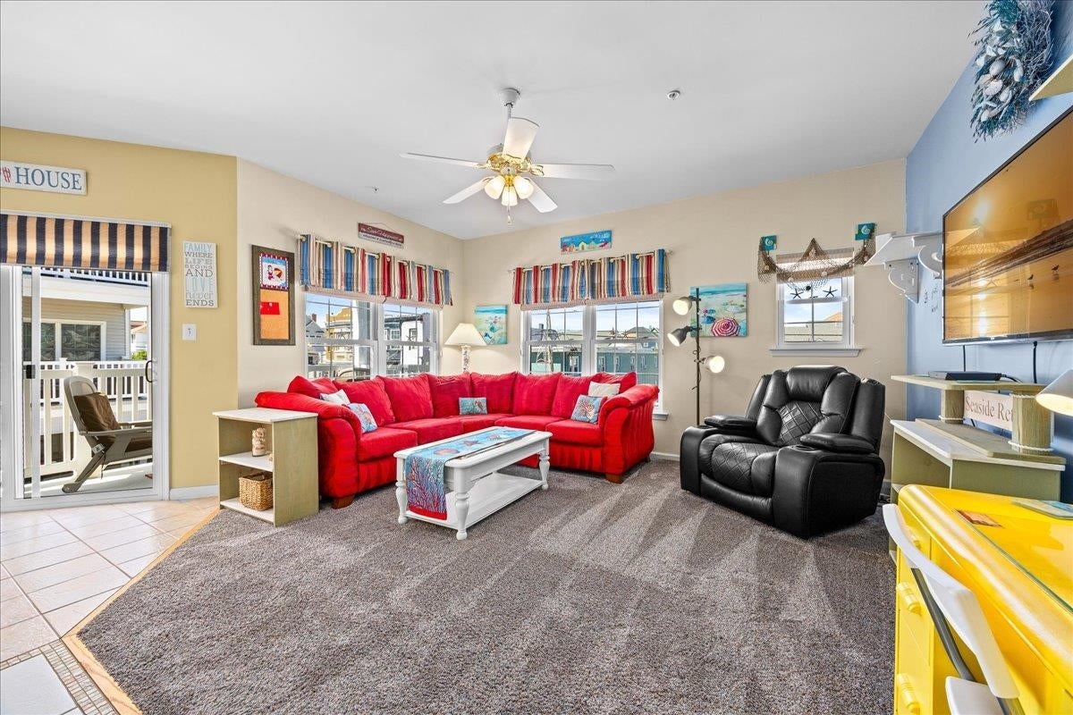 200 E Youngs Avenue 201