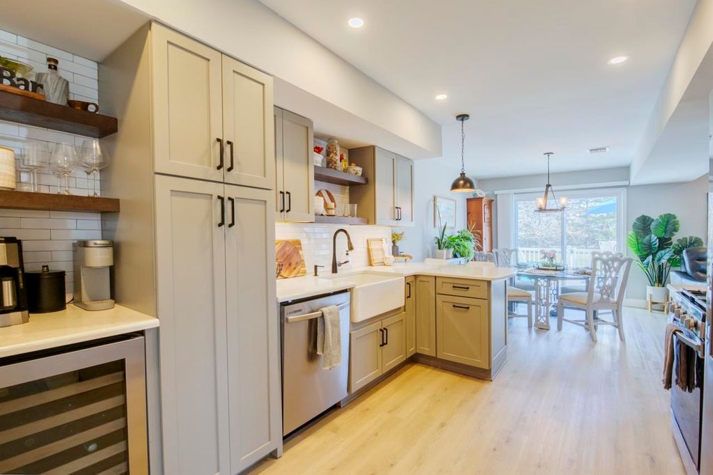 Photo of 604 Route 9 N #D, Cape May Court House, NJ 08210 (MLS # 260184)