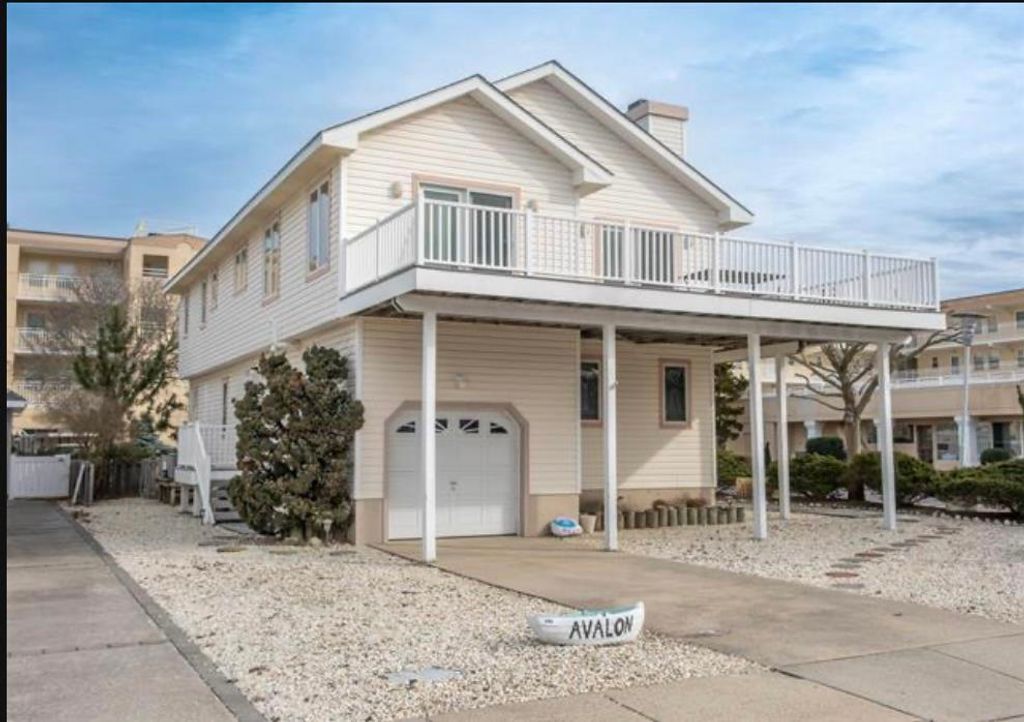 Photo of 141 8th Street St, Avalon, NJ 08202 (MLS # 252027)