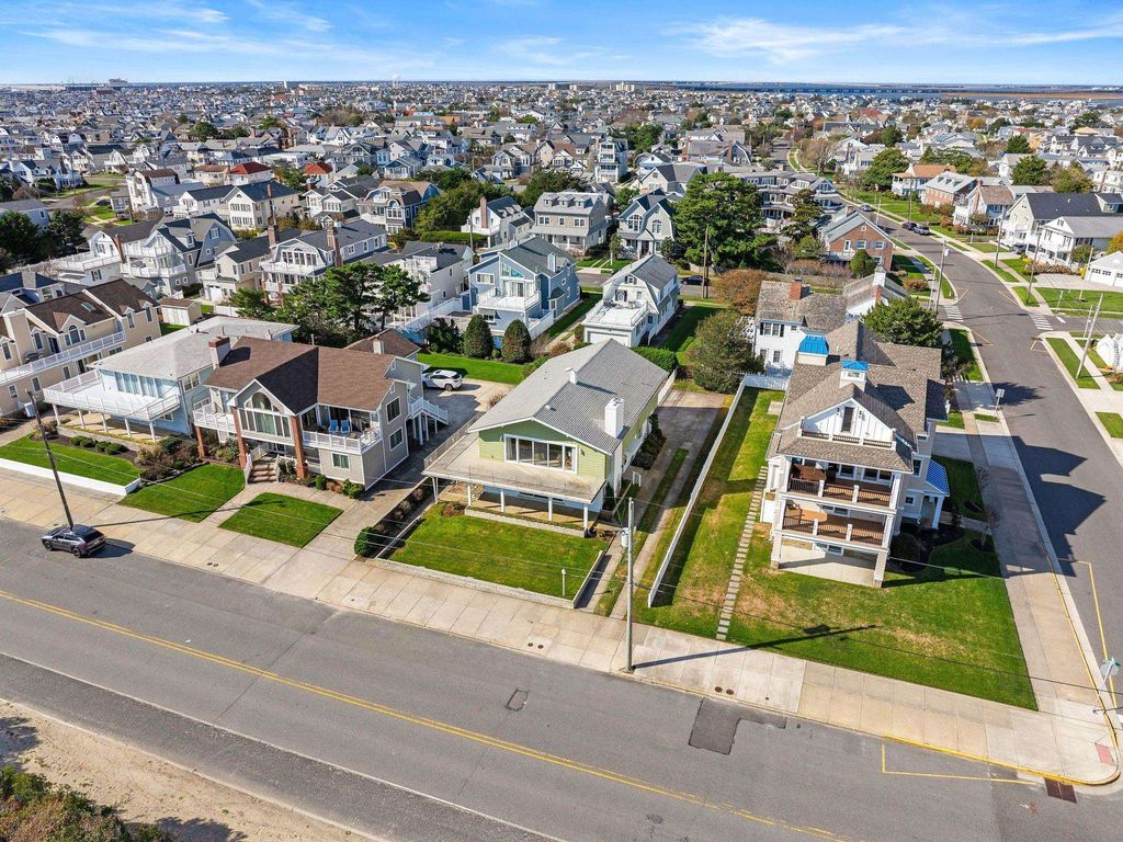 Photo of 268 E Atlantic Boulevard, Ocean City, NJ 08226 (MLS # 253252)
