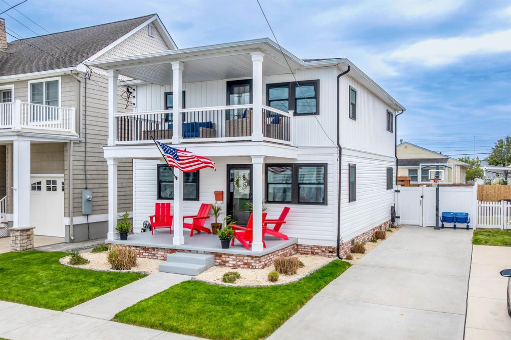 Photo of 204 E Hollywood Avenue, Wildwood Crest, NJ 08260 (MLS # 261415)
