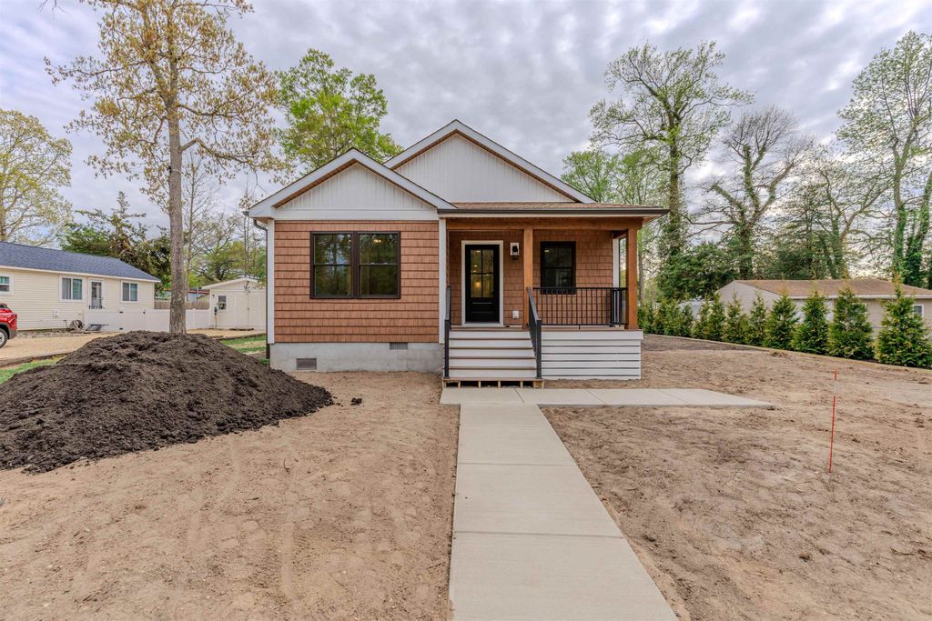 Photo of 702 E Tampa Avenue, Villas, NJ 08251 (MLS # 261067)