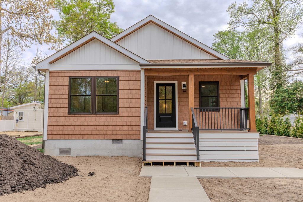 Photo of 702 E Tampa Avenue, Villas, NJ 08251 (MLS # 261067)