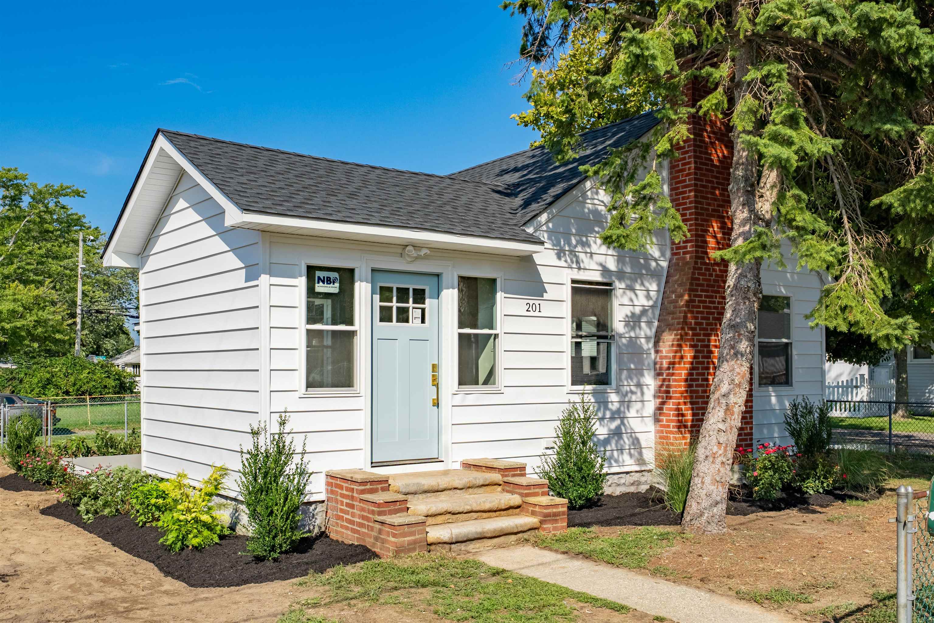 201 W Delaware Parkway