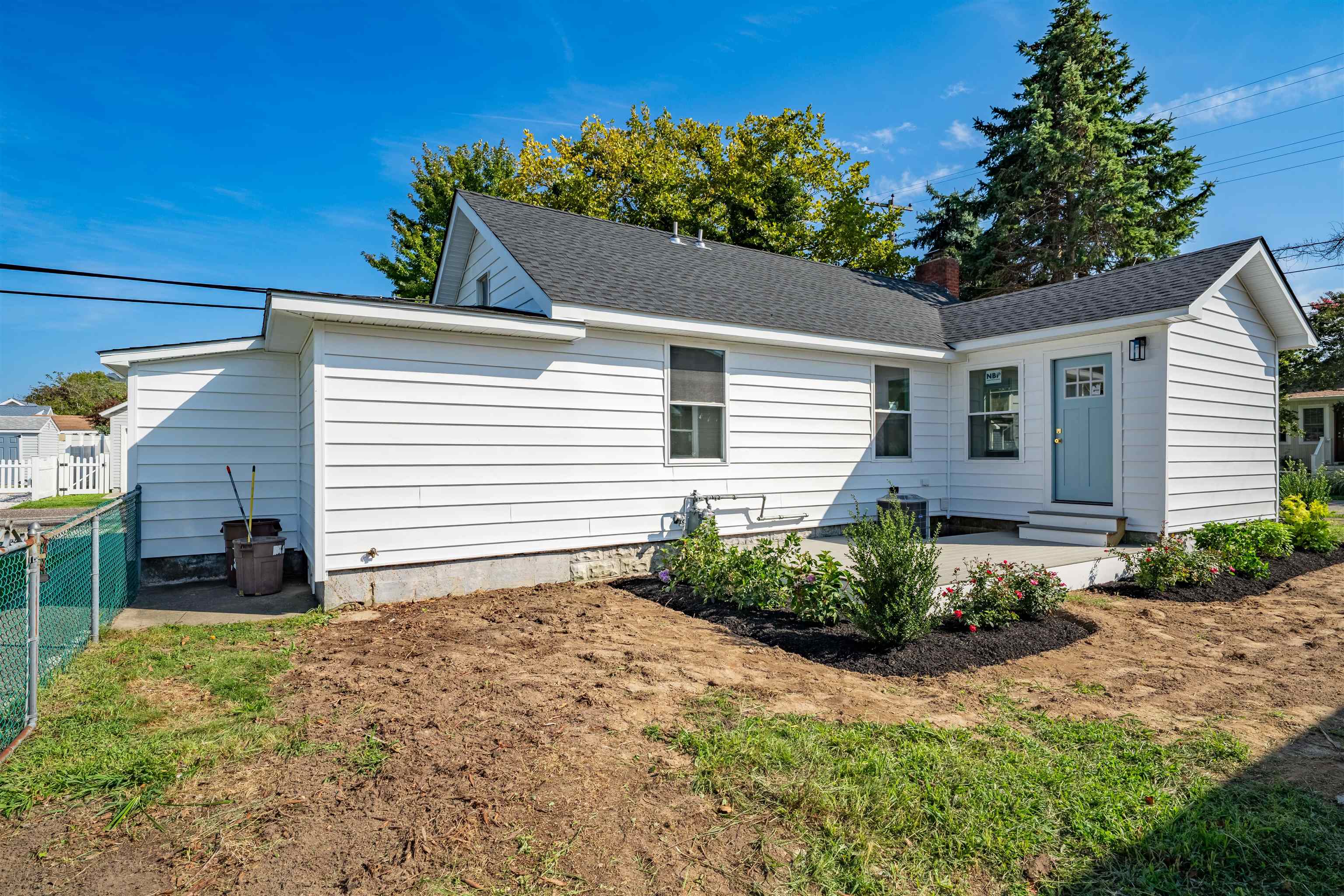 201 W Delaware Parkway