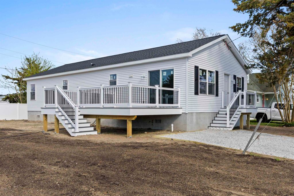 Photo of 807 Walnut Street, Erma, NJ 08204 (MLS # 261018)