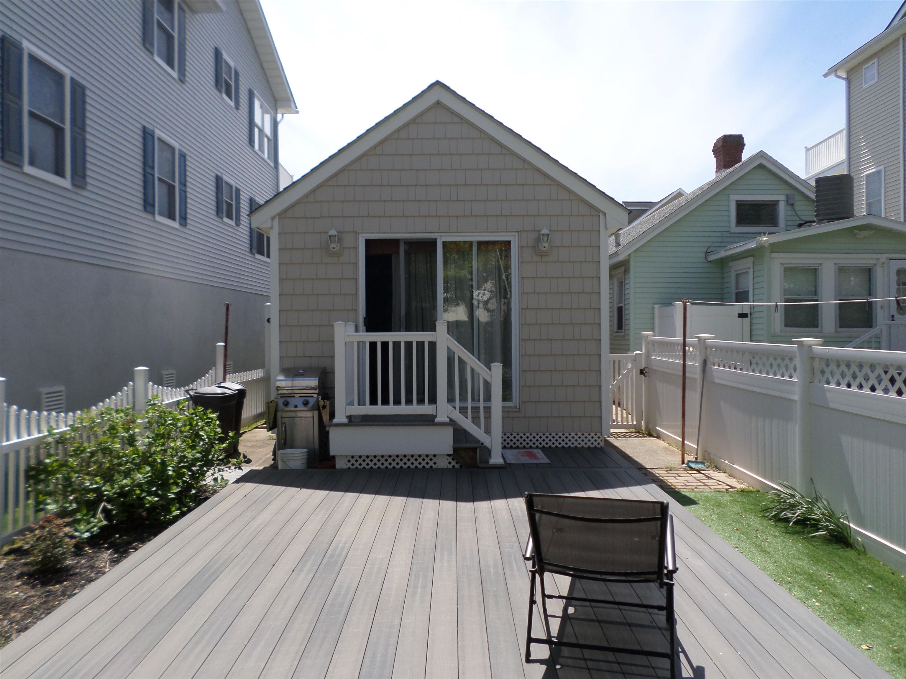 123 E Leaming Avenue