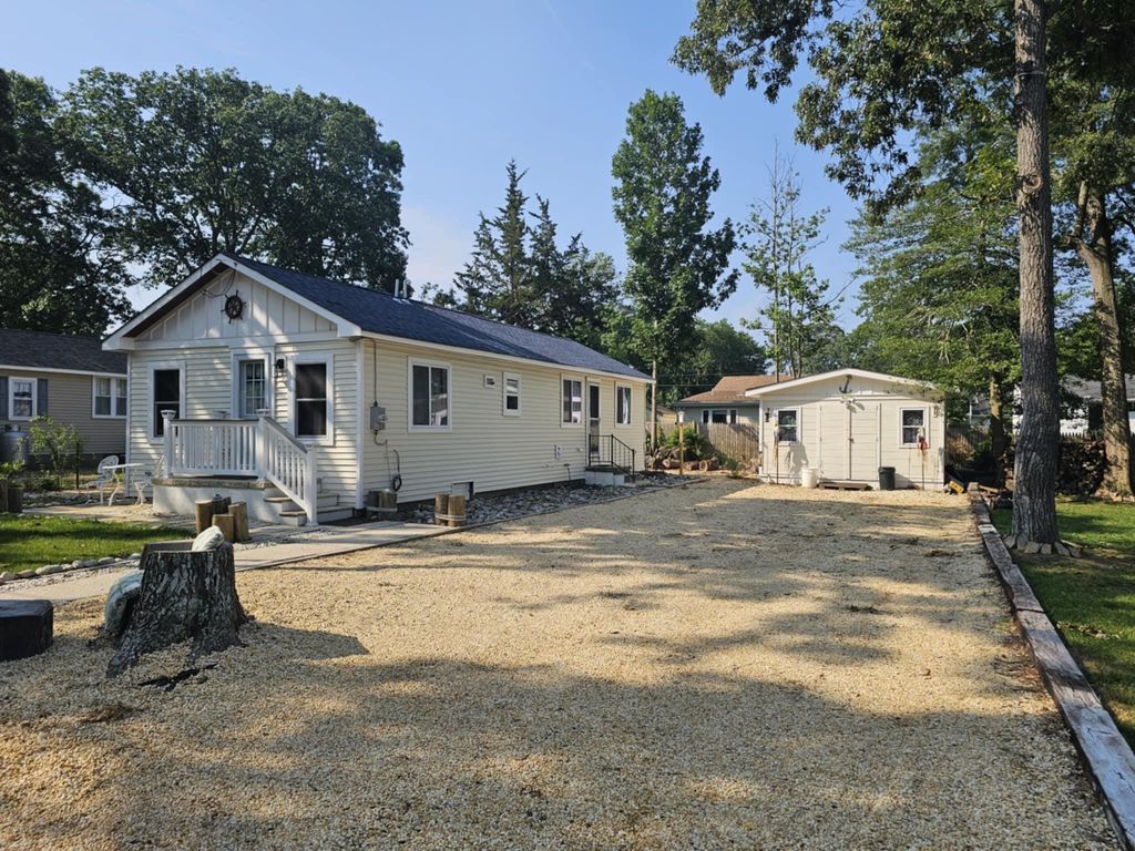 Photo of 704 E Tampa Avenue, Villas, NJ 08251 (MLS # 253387)