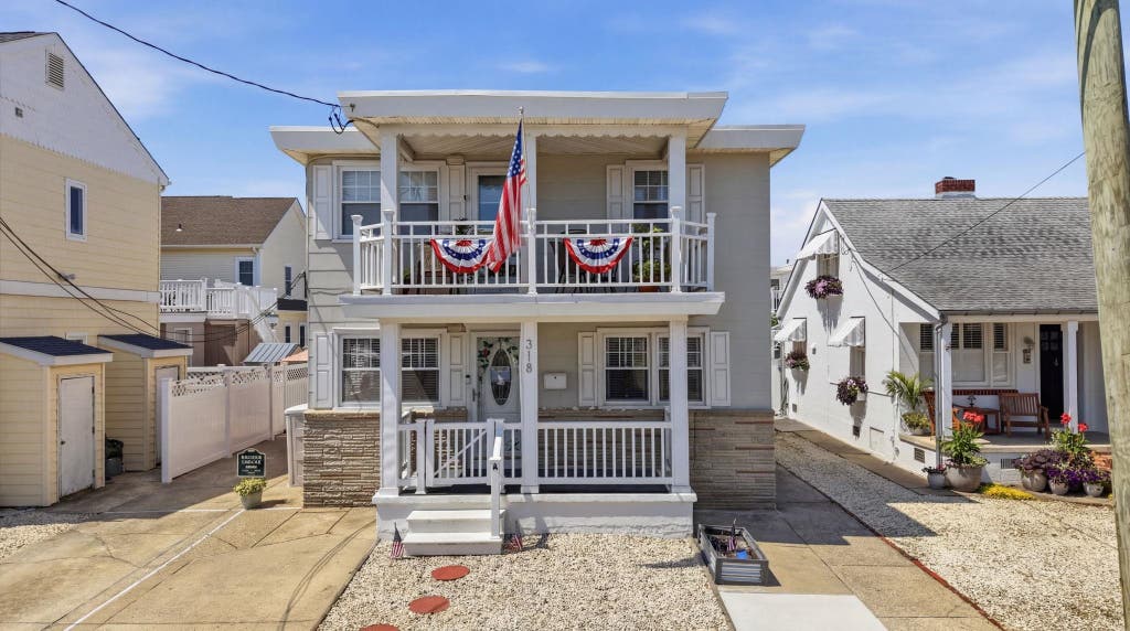Photo of 318A E Hollywood AVE #1, Wildwood Crest, NJ 08260 (MLS # 261961)