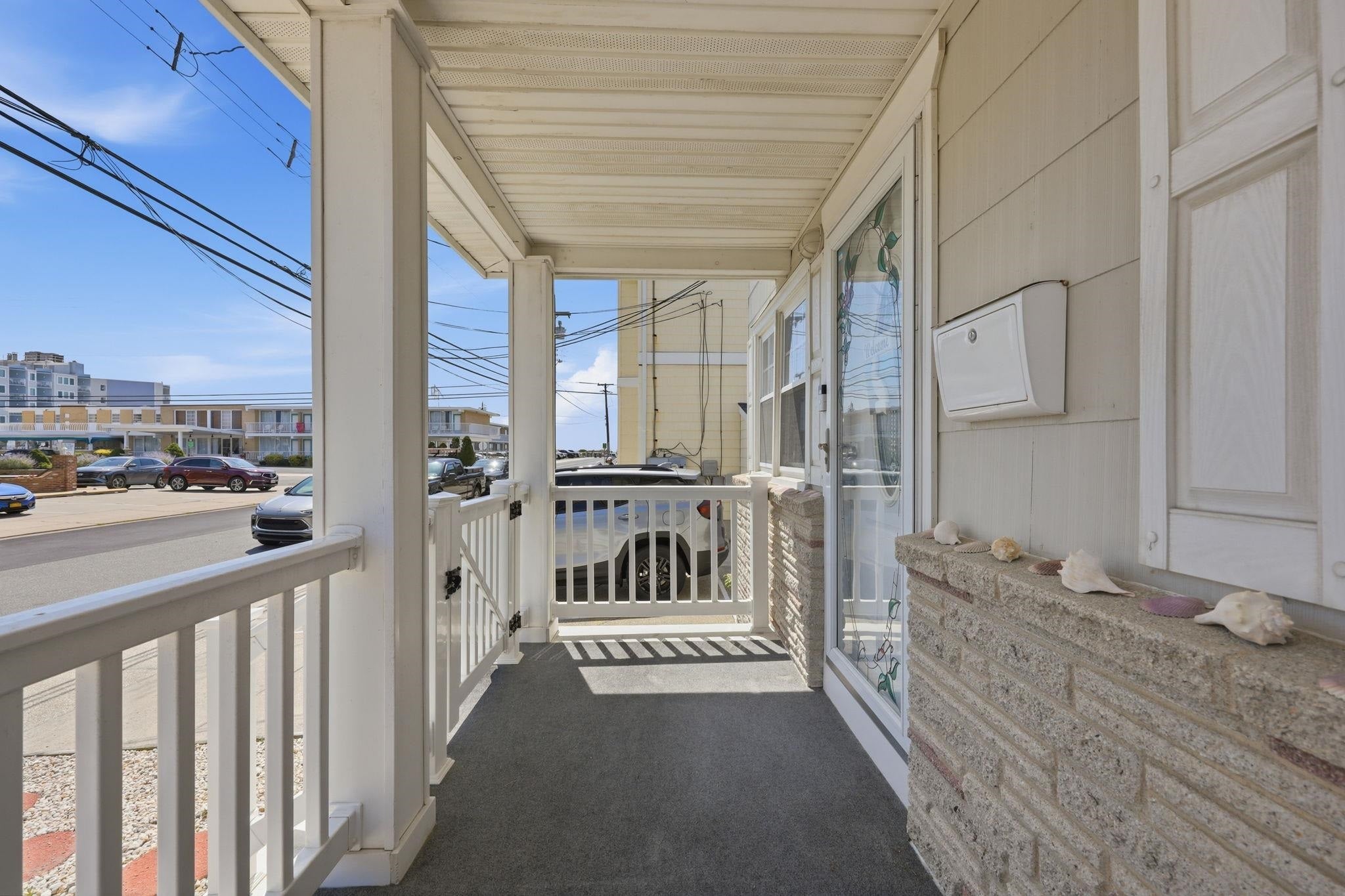 318 E Hollywood Avenue 1