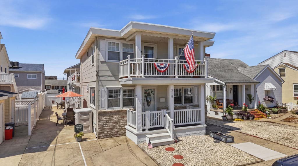 Photo of 318A E Hollywood AVE #1, Wildwood Crest, NJ 08260 (MLS # 261961)