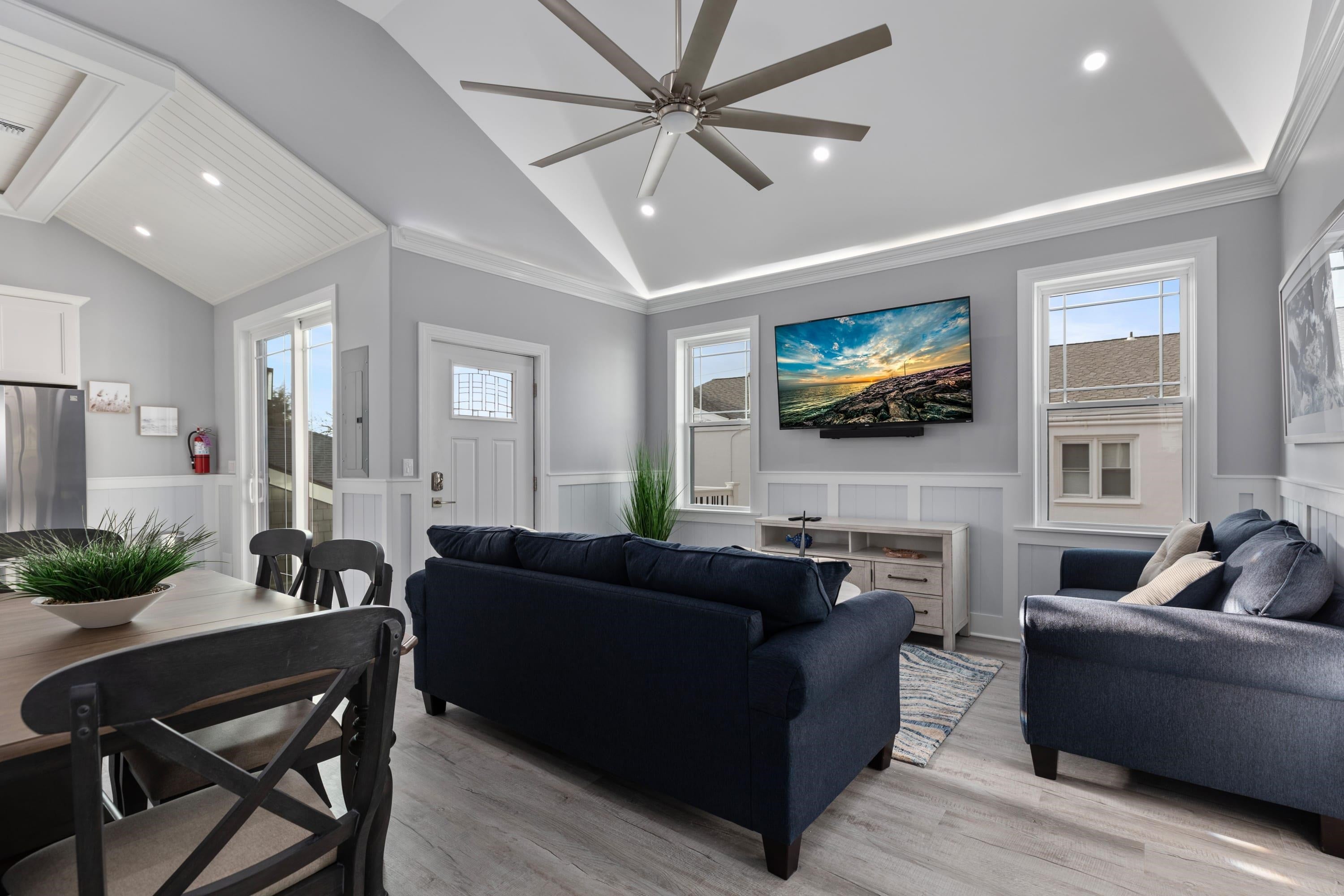 204 E Primrose Road 201