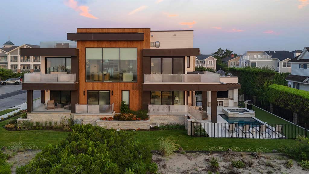 Photo of 2 111th Street, Stone Harbor, NJ 08247 (MLS # 262269)