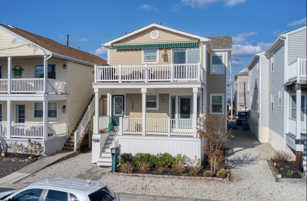 Photo of 202 B Simpson Avenue #2nd Floor, Ocean City, NJ 08226 (MLS # 253577)