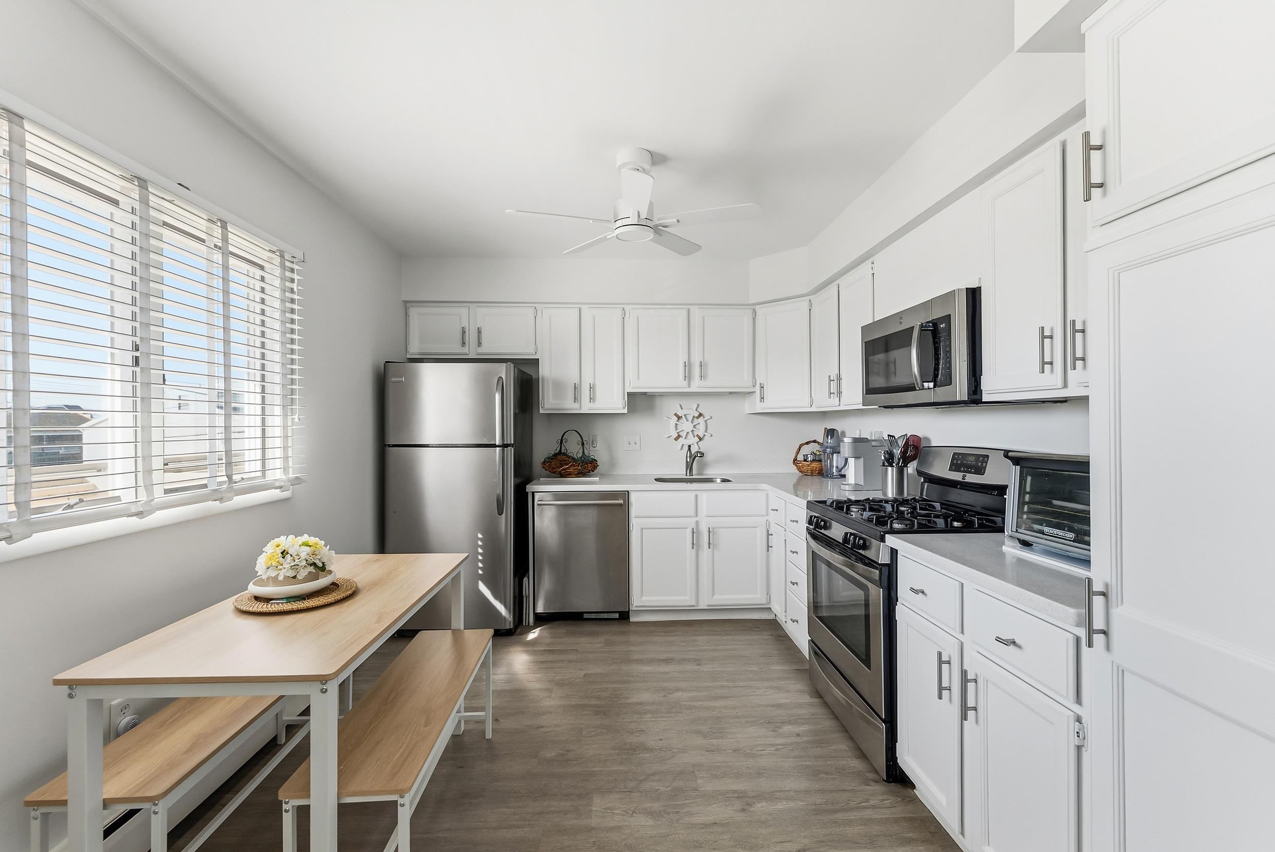 102 E Primrose Road G aka #7