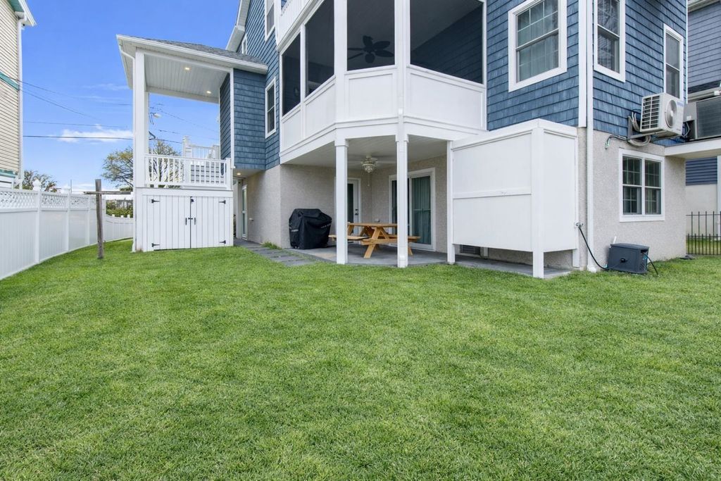 Photo of 107 W Grant Street, West Cape May, NJ 08204 (MLS # 260513)