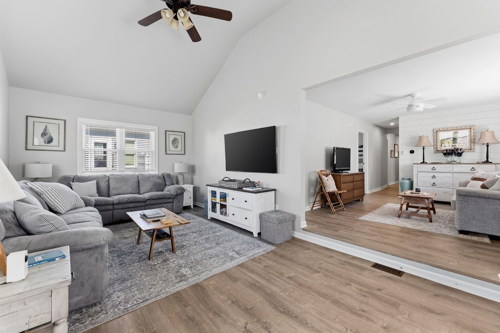 Photo of 202 E Saint Paul Avenue, Wildwood Crest, NJ 08260 (MLS # 260822)