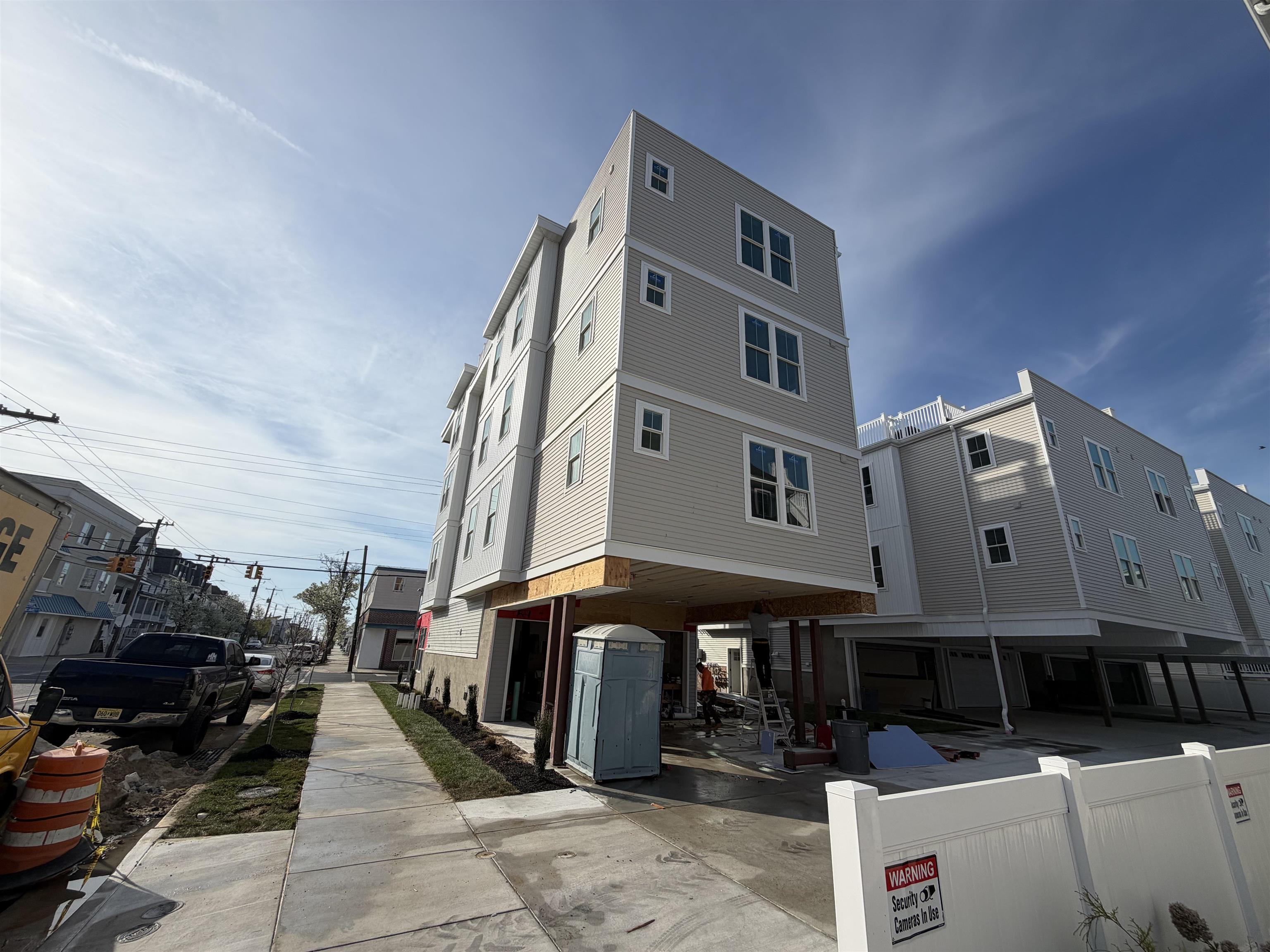 4000 Pacific Avenue 200