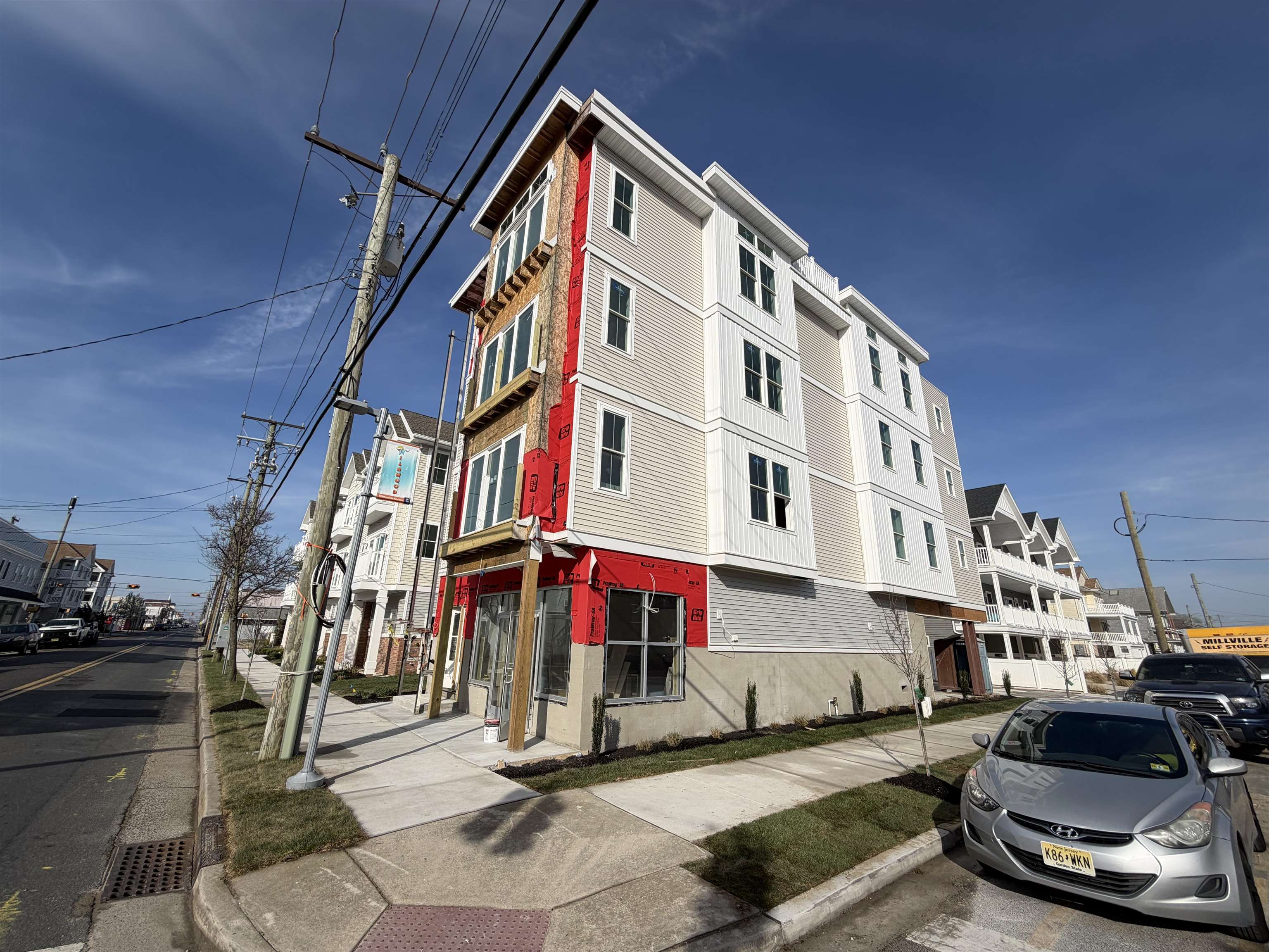 4000 Pacific Avenue 200